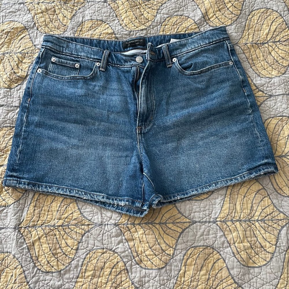 Banana Republic Factory Classic Denim Short Size 16/33